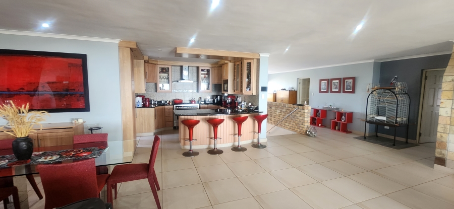 6 Bedroom Property for Sale in Da Nova Western Cape